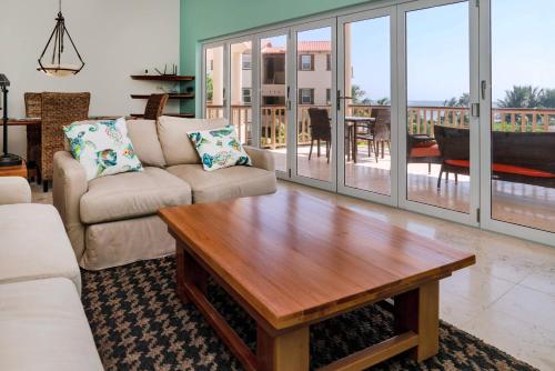 Residences at Barrier Reef 7B Oceanview 2 BR by Stay Floreo, San Pedro (foto 5)