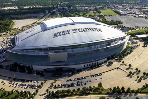 Sip & Paint Artistic Getaway Near to the Stadiums in Arlington, USA