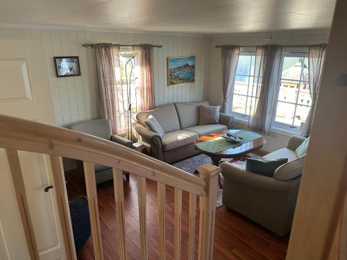 Cozy house by the sea in Fjordgard