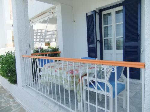 Tatsis Apartments — Photo 2