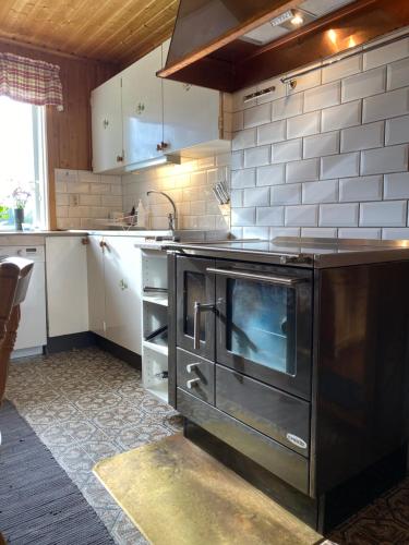 Küche, Lapplands lilla Gästhuset med båtuthyrning - Lapplands kleines Gästehaus mit Bootsverleih (Lapplands lilla Gasthuset med batuthyrning - Lapplands kleines Gastehaus mit Bootsverleih) near Flughafen Vilhelmina