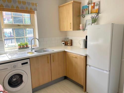 Kitchen, Artistic, Bright & Spacious 3 Bedroom Home in Bramley