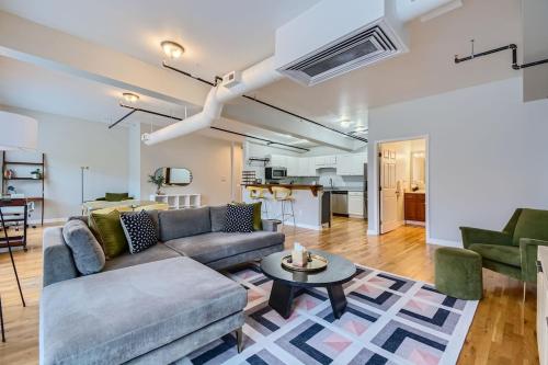 Retro Revival 1BR Loft Remote Work 30 Day in Denver, USA