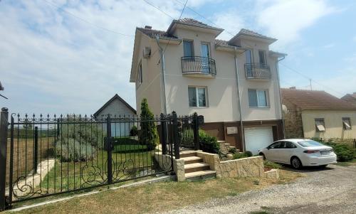 Studio apartmani Sofija, Vrdnik