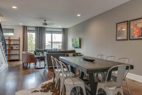 Sleek Townhome near Broadway! in Nashville, USA