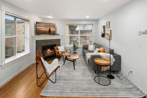 Perch - Aurora Abode