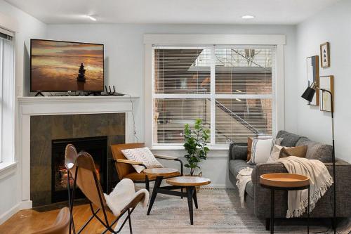Perch - Aurora Abode, Seattle (photo 6)