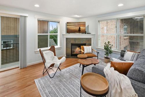 Perch - Aurora Abode, Seattle (photo 7)