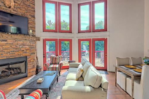 Blue Ridge Bliss in Highlands, USA