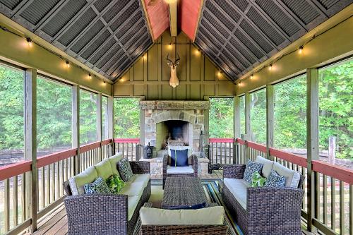 Blue Ridge Bliss in Highlands, USA