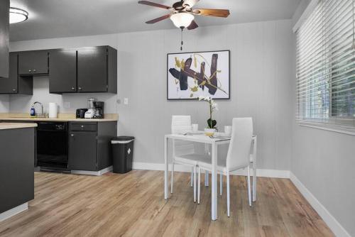 Fully Furnished King Bed 1B1B by Tech Giants & Stanford Near SFO Fully Furnished King Bed 1B1B by Tech Giants & Stanford Near SFO
