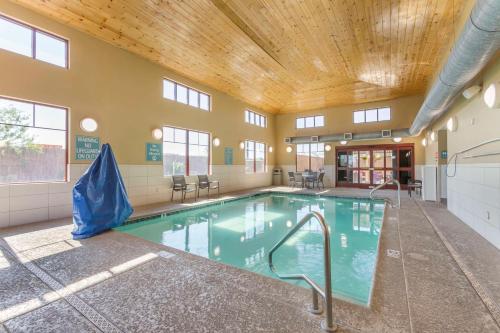 Best Western Plus Chandler Hotel & Suites - image 7