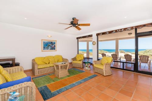 Whale of a Tale in Las Conchas