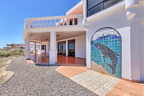 Whale of a Tale in Las Conchas