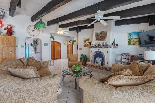 Beachcomber in Las Conchas