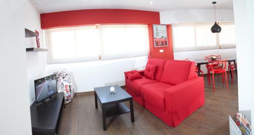 Color Suites Alicante Ideally located in the Benalua area, Color Suites Alicante promises a relaxing and wonderful visit. The property offers guests a range of services and amenities designed to provide comfort and conveni