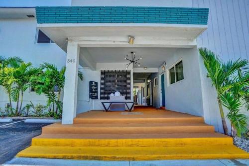Hollywood Beach Family Pool Home in Hollywood, USA