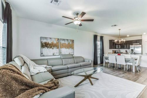 Entire house near airport & COTA in جلينبروك