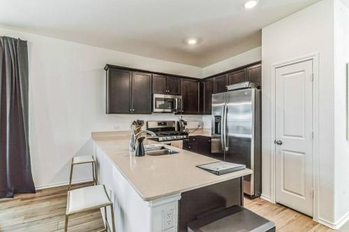 مطبخ, Entire house near airport & COTA in جلينبروك