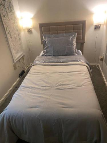 2 beds, 1 sofa-bed, Free parking, Private, near DC in Silver Spring, USA