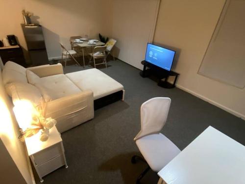 2 beds, 1 sofa-bed, Free parking, Private, near DC in Silver Spring, USA