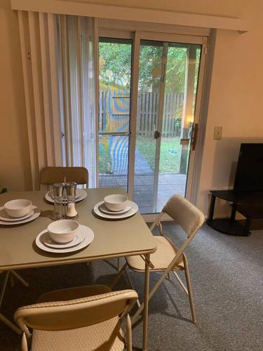 2 beds, 1 sofa-bed, Free parking, Private, near DC in Silver Spring, USA