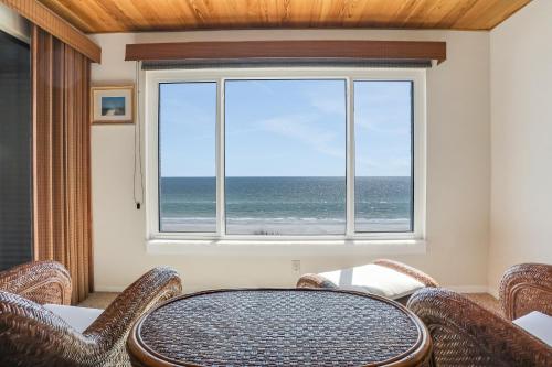 Shore House – Indian Shores, FL