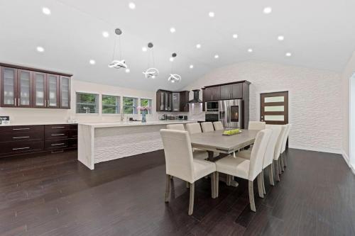 Luxury Retreat Remodeled Home in Rockville, USA