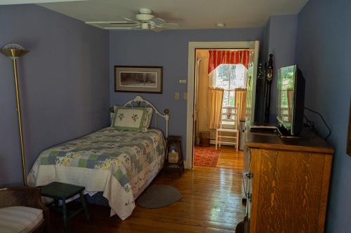 Sylvan Inn Bed & Breakfast - image 5