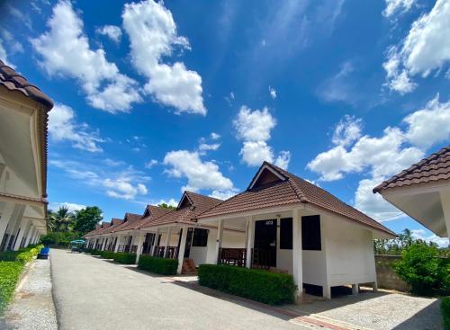 หาดทรายขาวรีสอร์ท หาดทรายขาวรีสอร์ท