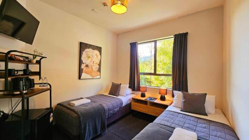 Franz Josef Montrose Hostel Lodge Room Type - Twin Room with Private Bathroom