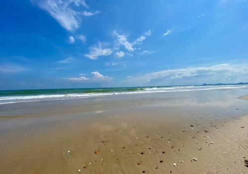 หาดทรายขาวรีสอร์ท หาดทรายขาวรีสอร์ท