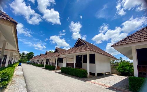 หาดทรายขาวรีสอร์ท หาดทรายขาวรีสอร์ท