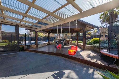 Létesítmények, Endless Entertainment on the Coast - A Family Oasis in Mornington