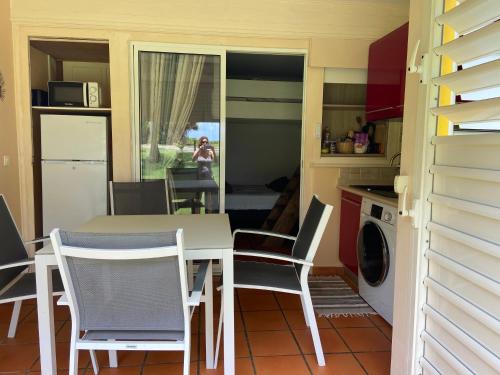 Apartment with Pool View  image 5