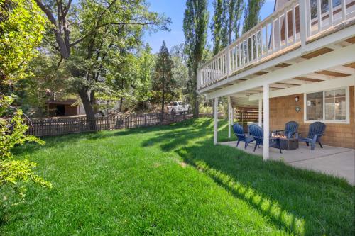 Scouts Lakehouse Retreat by Colby & Conrad in Lake Arrowhead, USA