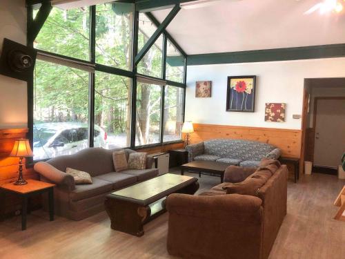 High Falls Bay Cottages, Camping & Waterpark in Bracebridge (ON)