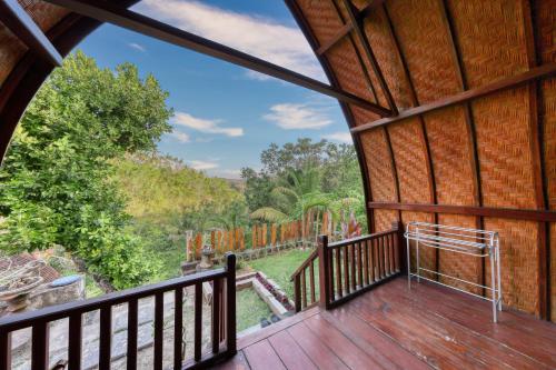 View, Butterfly Bungalows near Ceningan Cliffs
