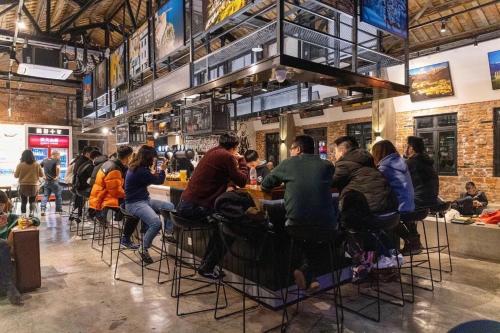 Chongging Desti Youth Park Hostel Liberation Monument in Chongqing