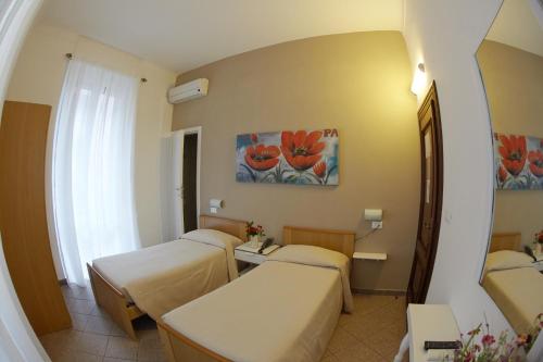 Hotel Lydia - image 10