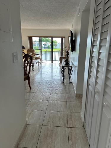 Beautiful apartment with very elegant colonial decoration thumb 3