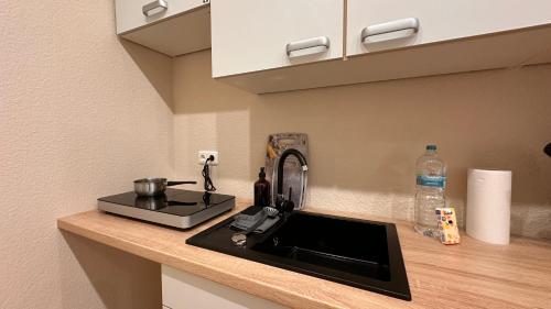 廚房, Bellahomes, Aircondition, private Parking, Netflix, Airport 30 Minuten in 埃爾倫塞
