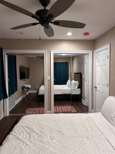 Bright 2BR Apt 8 min to JFK and 5 min to Mall in Valley Stream, USA