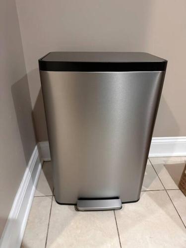 Bright 2BR Apt 8 min to JFK and 5 min to Mall in Valley Stream, USA