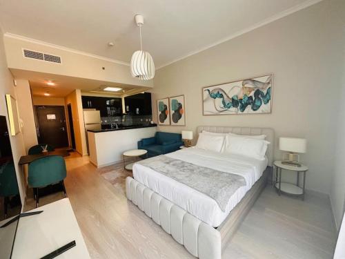 A stylish studio apartment so close to beach, Дубай (фото 6)
