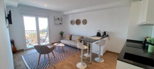 Apartment with Sea View image 10