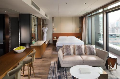 1 queen bed