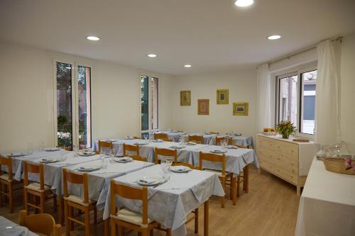 Hotel Lydia - image 8