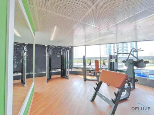 Stylish Studio Apartment in Blue Wave Tower, Dubailand by Deluxe Holiday Homes, Dubai (foto 6)