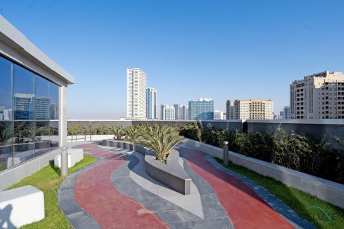 Stylish Studio Apartment in Blue Wave Tower, Dubailand by Deluxe Holiday Homes, Dubai (foto 5)